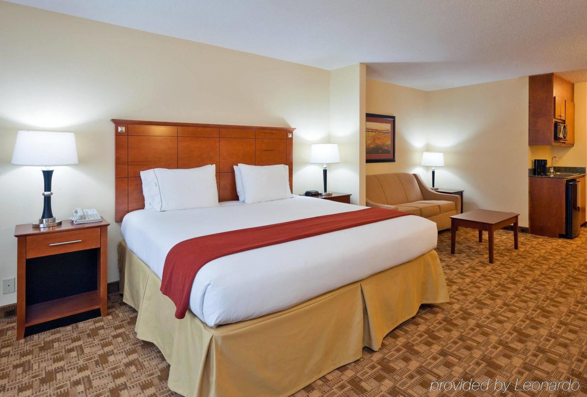 Holiday Inn Express Phenix City-Fort Benning By Ihg Номер фото